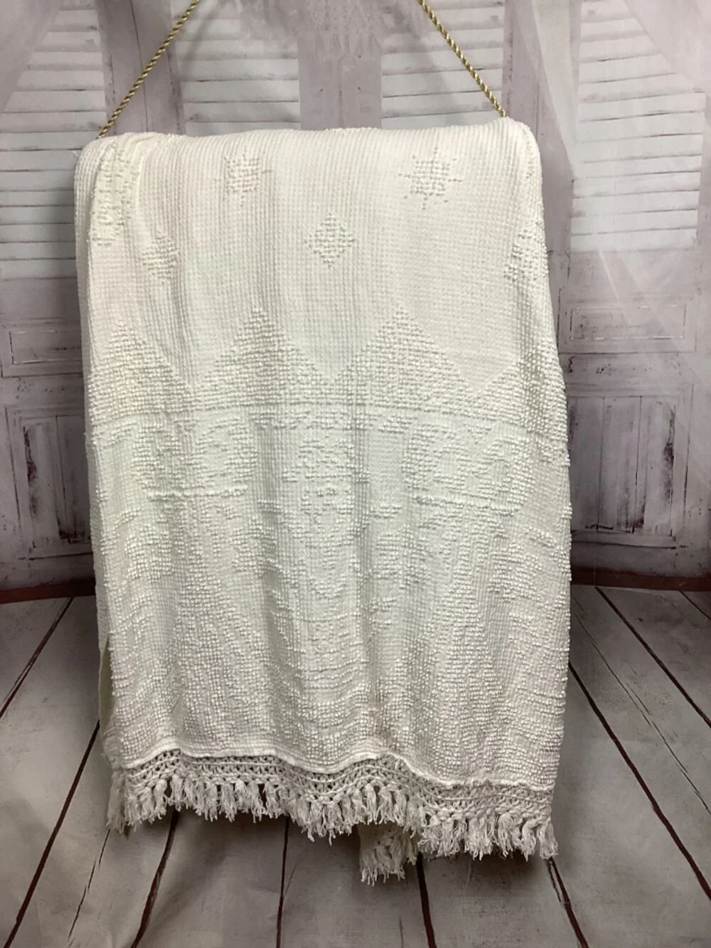 Vintage Swiss  Dot WHite Fringe Coverlet Blanket Bedspread 108x114